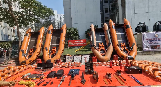 சென்னை பெரம்பூர் தமிழ்நாடு தீயணைப்பு & மீட்பு துறை சார்பில் பாதுகாப்பு & அவசரகால வெளியேறுதல் பயிற்சி