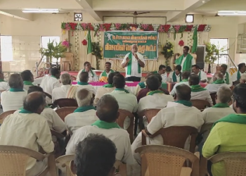 விவசாய கடன்களை கடன்களைத் தள்ளுபடி செய்யது, உற்பத்தி விலையை தமிழக அரசு உயர்த்த வேண்டும் என கோரிக்கை