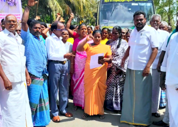 பெருகவாழ்ந்தான் 100ஆண்காலமாக  சுடுகாட்டிற்கு பாலம் அமைத்து தராத அதிகாரிகளை கண்டித்து சாலை மறியல்