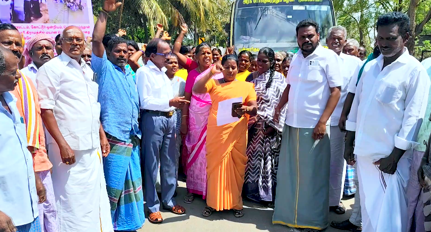 பெருகவாழ்ந்தான் 100ஆண்காலமாக  சுடுகாட்டிற்கு பாலம் அமைத்து தராத அதிகாரிகளை கண்டித்து சாலை மறியல்