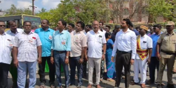 என் வாக்கு விற்பனைக்கு அல்ல, 100சதவிகிதம் வாக்களிக்க வேண்டும் என்பதை வலியுறுத்தி விழிப்புணர்வு ஸ்டிக்கர்