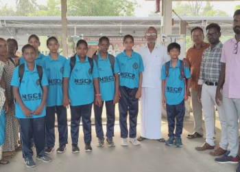 சத்தீஸ்கரில் கேலோ இந்தியா விளையாட்டுப்போட்டியில் தமிழ்நாடுஅணி சார்பில் நரிக்குறவர் சமுதாயத்தை சேர்ந்த 7 மாணவர்களை அனுப்பினர்