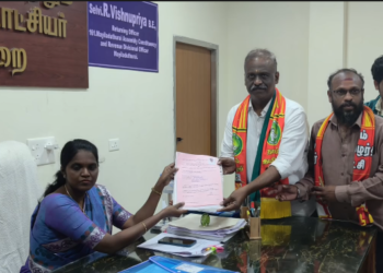 மயிலாடுதுறை சட்டமன்ற தொகுதிக்கு முதல் மனுவாக நாம் தமிழர் கட்சி வேட்பாளர் காசிராமன் வேட்பு மனு