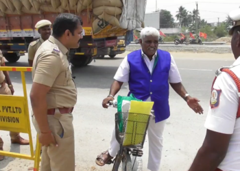 அனைத்து ரேஷன் கடைகளில் மது விற்பனை சைக்கிளில் வந்து வேட்புமனு தாக்கல் செய்த சுயேட்சை வாக்குறுதி