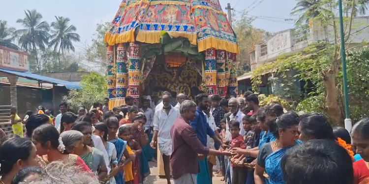 கொற்கை வீரட்டேஸ்வரர் கோயிலில் மாசி மக பிரமோற்சவத்தை முன்னிட்டு தேரோட்டம்