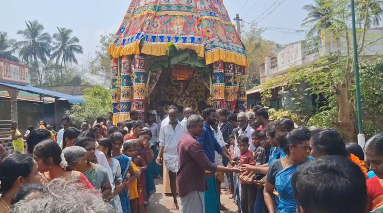 கொற்கை வீரட்டேஸ்வரர் கோயிலில் மாசி மக பிரமோற்சவத்தை முன்னிட்டு தேரோட்டம்