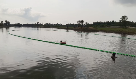 சீர்காழி அருகே சோகம்: சவுடு மண் குவாரியில் குளித்த துபாய் வாலிபர் நீரில் மூழ்கி உயிரிழப்பு