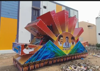 விழுப்புரம் DMK வேட்பாளருக்காக ரூ.2 லட்சத்தில் பிரச்சார வாகனம்