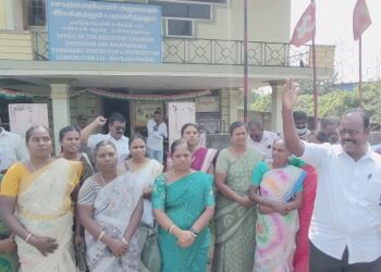 மின்வாரிய ஊழியர்களுக்கு ஊதிய உயர்வு வழங்கிட கோரிக்கைகளை வலியுறுத்தி கவன ஈர்ப்பு ஆர்ப்பாட்டம்