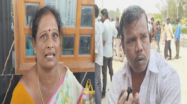 நிலப்பிரச்னை தொடர்பான 2 பிரச்னைகளில் பெண்&மாற்றுத்திறனாளி ஒருவரும் உடலில் மண்ணெண்ணெய் ஊற்றிக்கொண்டதால் பரபரப்பு