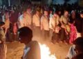 விழுப்புரம் காமராஜர் வீதியில், ராஜஸ்தான் சமூக பொதுமக்கள் ஹோலிகா தகனை தீ மூட்டி கொண்டாடினர்