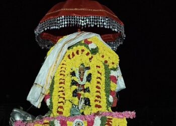 சீர்காழி வைத்தீஸ்வரன்கோவில் ,பங்குனி உத்திர விழாவில் பஞ்ச மூர்த்திகளும் சகோபுர காட்சி