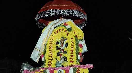 சீர்காழி வைத்தீஸ்வரன்கோவில் ,பங்குனி உத்திர விழாவில் பஞ்ச மூர்த்திகளும் சகோபுர காட்சி