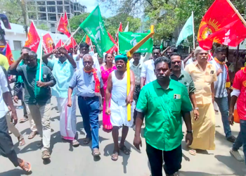 மன்னார்குடி சட்டமன்ற தொகுதியில் போட்டியிடும் நாம் தமிழர் கட்சி வேட்பாளர் தேர்தல் அலுவலரிடம் வேட்பு மனு தாக்கல்