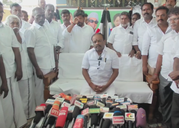 ADMK-வில் உழைத்தவர்களுக்கு அங்கீகாரம் இல்லை என்று மயிலாடுதுறையில் ADMK முன்னாள் மாவட்ட செயலாளர் அதிருப்தி