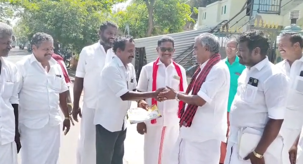 திருவாரூர் சட்டமன்ற தொகுதி DMK வேட்பாளர் பூண்டி.கலைவாணன் வீடு வீடாக சென்று தீவிர வாக்கு சேகரிப்பு