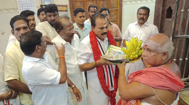 பூம்புகார் சட்டமன்றத்தொகுதிக்கு உட்பட்ட செம்பனார்கோவிலில் ADMK வேட்பாளர் பவுன்ராஜ் வாக்கு பிரச்சாரம்
