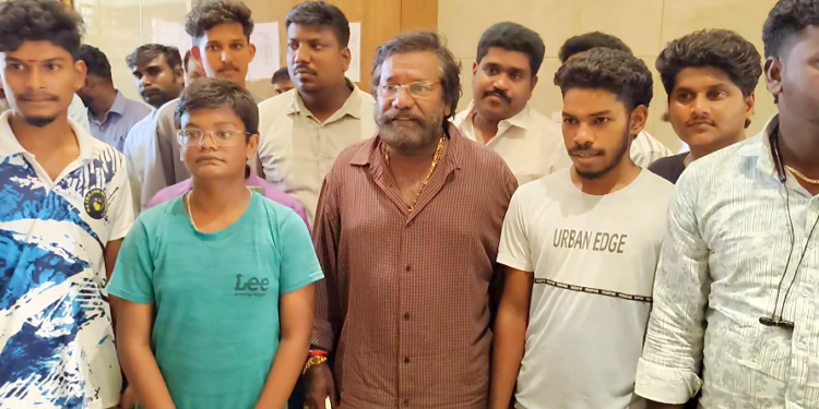 5 ஆண்டுகளில் மக்களுக்கான ஆட்சி செய்ததாலும் தளபதி M.K.ஸ்டாலின் ஆட்சி மீண்டும் என நடிகர் கருணாஸ் பேட்டி