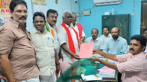 திருத்துறைப்பூண்டி இந்திய கம்யூனிஸ்ட் கட்சியின் சட்டமன்ற வேட்பாளர் மாரிமுத்து வேட்பு மனு தாக்கல்