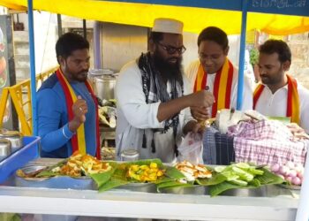 TVKதலைமை அறிவுறுத்தலின் பேரில் திருத்தணியில் சத்தியகுமார் நிர்வாகிகளுடன் விசில் ஊதசெய்து வாக்குசேகரிப்பு