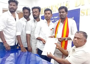 சீர்காழியில் TVK வேட்பாளர் வேட்பு மனு தாக்கல். JCP மூலம் மலர்கள் பரிவட்டம் கட்டி வரவேற்பு