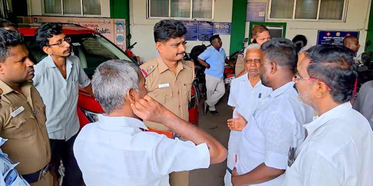 மணல் விற்பனையினை அரசே ஏற்று நடத்தவேண்டுமென தமிழ்நாடு லாரி உரிமையாளர்கள் சங்கத்தினர் கோரிக்கை