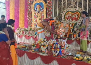 ஒளிலாயம் சித்தர் பீடத்தில் உலக நன்மை வேண்டி வெயிலின் தாக்கம் குறைய 30யாககுண்டங்கள் 108மூலிகைகள் கொண்ட யாகம்