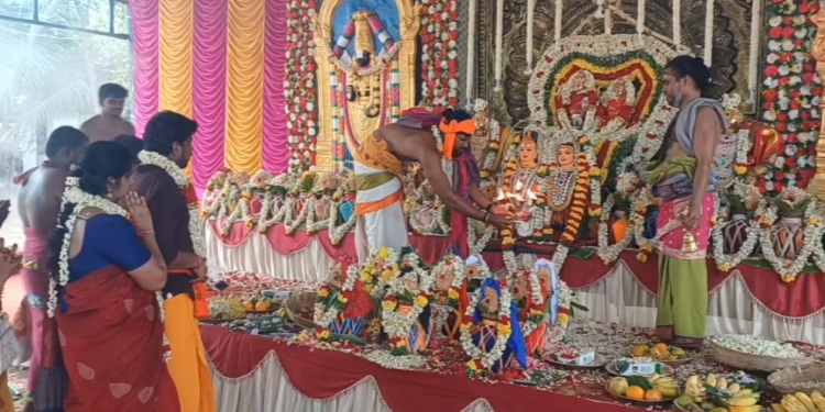 ஒளிலாயம் சித்தர் பீடத்தில் உலக நன்மை வேண்டி வெயிலின் தாக்கம் குறைய 30யாககுண்டங்கள் 108மூலிகைகள் கொண்ட யாகம்