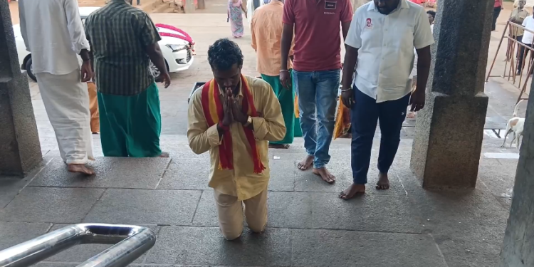 திருவாரூர் தியாகராஜர் ஆலய வண்ண மின் விளக்குகளால் அலங்கரிக்கப்பட்ட தெப்ப வெள்ளோட்டம்