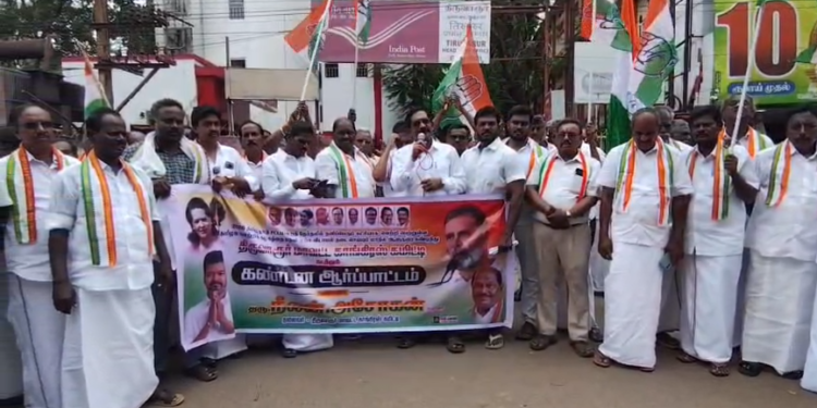 திருவாரூர் தியாகராஜர் ஆலய வண்ண மின் விளக்குகளால் அலங்கரிக்கப்பட்ட தெப்ப வெள்ளோட்டம்