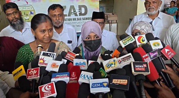 மயிலாடுதுறை மாவட்டத்தில் தனியார் பள்ளி மாணவி 596 மதிப்பெண் பெற்று முதலிடம்