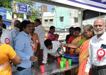 உலக ரெட் கிராஸ் தினத்தை முன்னிட்டு தேனியில் இந்தியன் ரெட் கிராஸ் சொசைட்டி சார்பில் நீர் மோர் பந்தல்