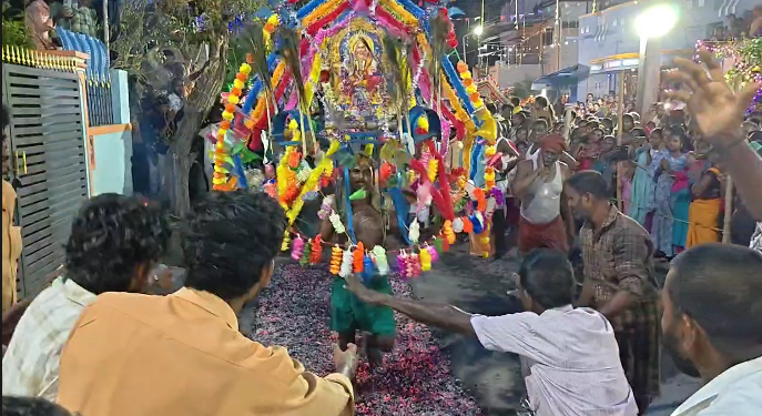 கஞ்சாநகரம் கிராமத்தில் உள்ள பிரசித்தி பெற்ற ஸ்ரீ படைவெட்டி மாரியம்மன் ஆலய தீமிதி உற்சவம்