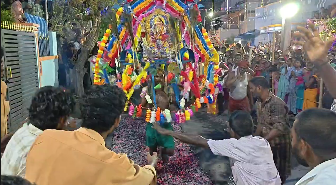 கஞ்சாநகரம் கிராமத்தில் உள்ள பிரசித்தி பெற்ற ஸ்ரீ படைவெட்டி மாரியம்மன் ஆலய தீமிதி உற்சவம்