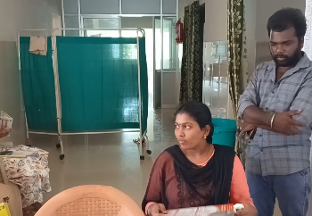 சீர்காழியில் தொடர் மின்வெட்டால் அரசு ஆரம்ப சுகாதார நிலையத்தில் சிகிச்சைக்கு வந்த கர்ப்பிணி பெண் மயக்கமடைந்ததால் பரபரப்பு