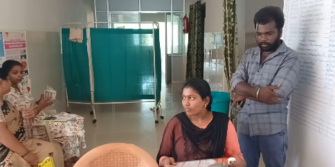 சீர்காழியில் தொடர் மின்வெட்டால் அரசு ஆரம்ப சுகாதார நிலையத்தில் சிகிச்சைக்கு வந்த கர்ப்பிணி பெண் மயக்கமடைந்ததால் பரபரப்பு