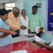தரங்கம்பாடி வட்டாட்சியர் அலுவலகத்தில் வருவாய் தீர்வாயம் முகாம் மனுக்கள் அளிக்க குவிந்த மக்கள் மனுக்கள் மீது நடவடிக்கை எடுக்க வேண்டும் கோரிக்கை