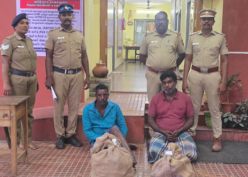 கூறைநாட்டில் உள்ள டாஸ்மாக் மதுபான கடையில் கூடுதலாக பாட்டிலுக்கு10ரூபாய் வாங்கிய விற்பனையாளர் கைது