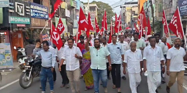 கூறைநாட்டில் உள்ள டாஸ்மாக் மதுபான கடையில் கூடுதலாக பாட்டிலுக்கு10ரூபாய் வாங்கிய விற்பனையாளர் கைது
