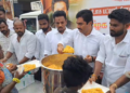 கூறைநாட்டில் உள்ள டாஸ்மாக் மதுபான கடையில் கூடுதலாக பாட்டிலுக்கு10ரூபாய் வாங்கிய விற்பனையாளர் கைது