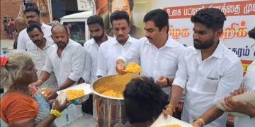 கூறைநாட்டில் உள்ள டாஸ்மாக் மதுபான கடையில் கூடுதலாக பாட்டிலுக்கு10ரூபாய் வாங்கிய விற்பனையாளர் கைது