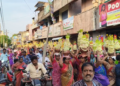 கூறைநாட்டில் உள்ள டாஸ்மாக் மதுபான கடையில் கூடுதலாக பாட்டிலுக்கு10ரூபாய் வாங்கிய விற்பனையாளர் கைது