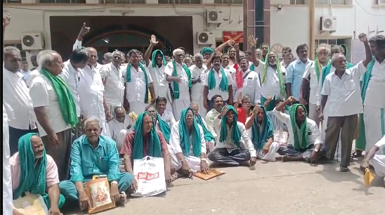 மேலப்பட்டமங்கலம் கிராமத்தில் உள்ள தீப்பாய்ந்தாள் அம்மன் & சப்தகன்னிகள் கோயிலில் மகா கும்பாபிஷேகம்