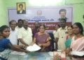சீர்காழி வட்டாட்சியர் அலுவலகத்தில் நடைபெற்ற ஜமாபந்தியில், பொதுமக்களுக்கு இலவச வீட்டுமனை பூங்கொடி வழங்கினார்