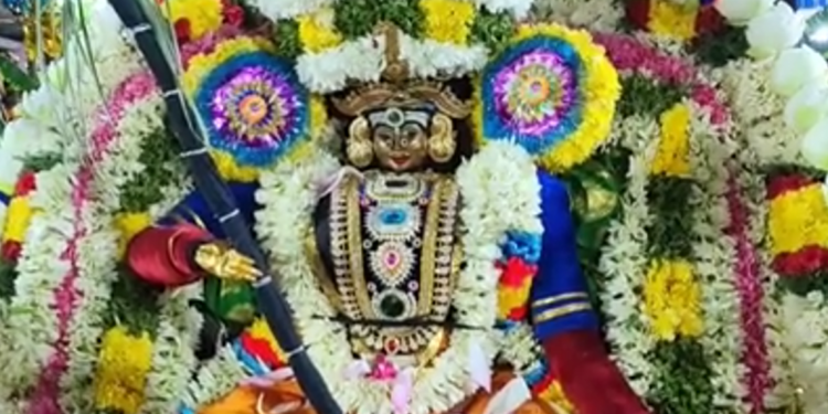 எட்டுக்குடியில் சித்ரா பௌர்ணமி திருவிழாவை முன்னிட்டு அன்னதானம் வழங்கிய திருத்துறைப்பூண்டி கிளை சங்கத்தினர்