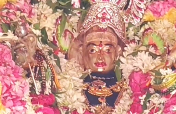 பல நூறு ஆண்டுகள் பழமை வாய்ந்த கிராம தேவதை தேரோட்டம்