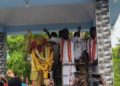 சீர்காழியில் TVK சார்பாக போட்டியிட்ட வேட்பாளர் வாக்கு அளித்த வாக்களருக்கு இனிப்பு வழங்கி நன்றி