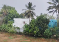 சீர்காழியில் TVK சார்பாக போட்டியிட்ட வேட்பாளர் வாக்கு அளித்த வாக்களருக்கு இனிப்பு வழங்கி நன்றி