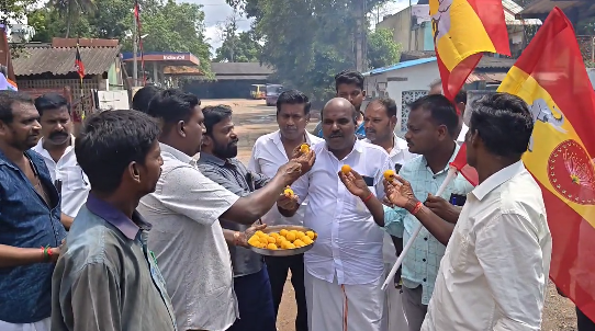 திருவிளையாட்டம் கிராமத்தில் போதையில் வந்த இளைஞரை தட்டி கேட்ட DMK வாக்குசாவடி முகவர் மீது இளைஞர்கள் கொலைவெறி தாக்குதல் 6 பேர் கைது