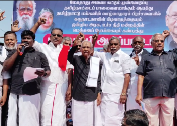 விழுப்புரம் ADMK அலுவலக சாவி ஒப்படைப்பு: புதிய மாவட்ட செயலாளர் பசுபதி இருக்கையில் அமர்ந்தார்